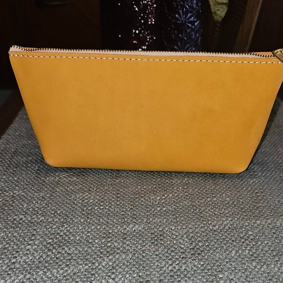 NWT Portland Leather Goods Utility Bag in Tumeric - Picture 2 of 2